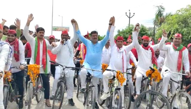 Samajwadi Party opens front against Dara Singh Chauhan and Om Prakash Rajbhar